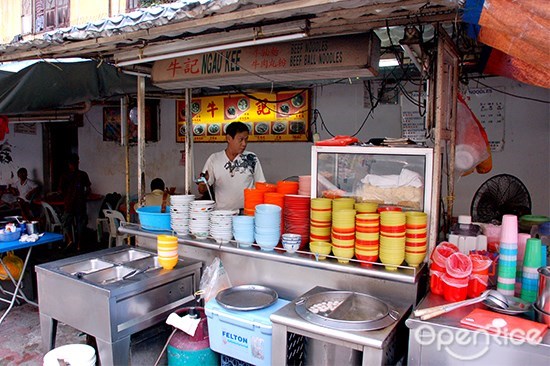 OpenRice Malaysia, Jalan Alor, Tengkat Tong Shin, Meng Kee Char Siew, barbecued chicken wing, Wong Ah Wah, fish ball noodle, Uncle Lim, pan mee, Gou Lou, fish head noodle, Charn Kee, drunken chicken noodle, sister, Ngau Kee, beef noodle, crispy fried egg, Restoran Muar