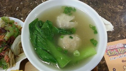 Pork meatball in soup