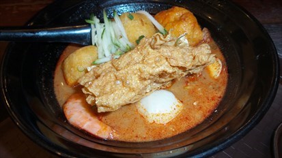 Kahwin and curry laksa
